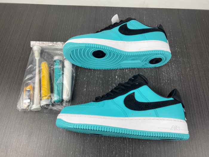 T*f*ny & Co. x Nike Air Force 1 Low DZ1382-002