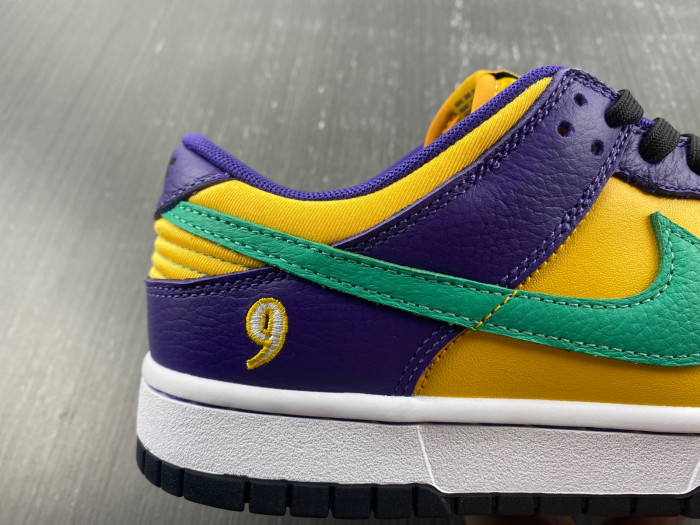 Nike Dunk Low LX Lisa Leslie  - DO9581-500