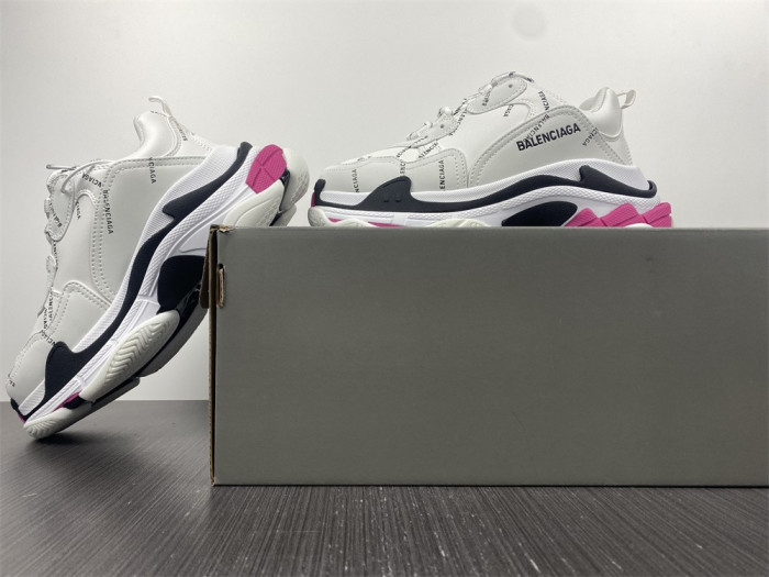 BLCG SNEAKER TRIPLE.S.