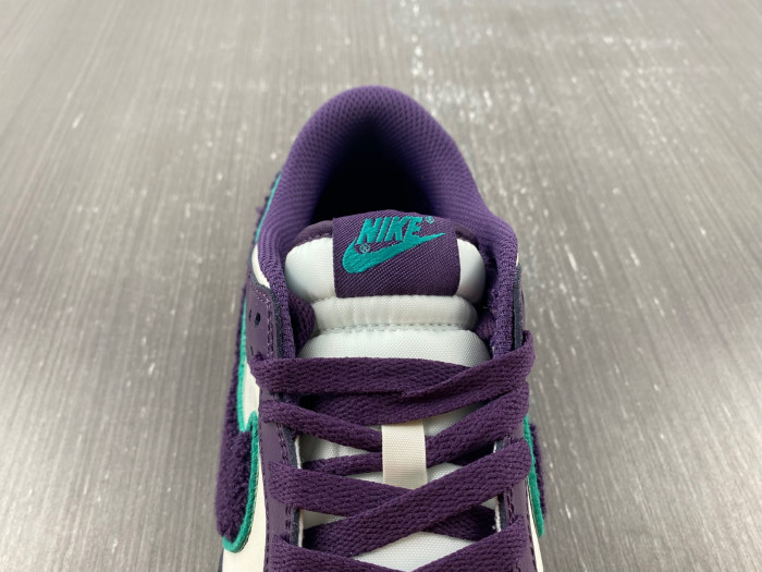 Nike Dunk Low "Chenille Sw0sh" DQ7683-100