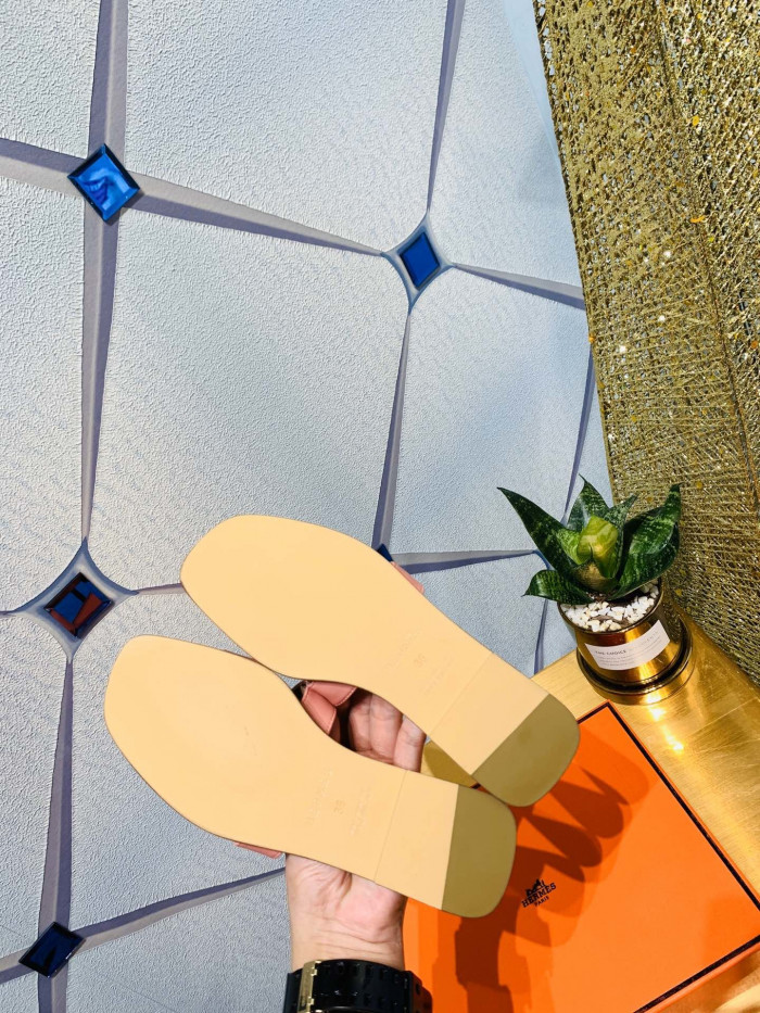 H**me5 SANDALS