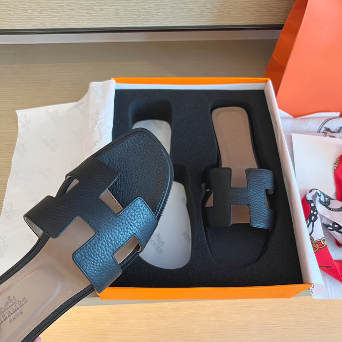 H**me5 SANDALS