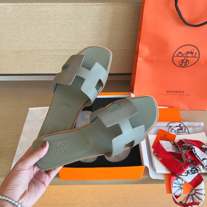 H**me5 SANDALS