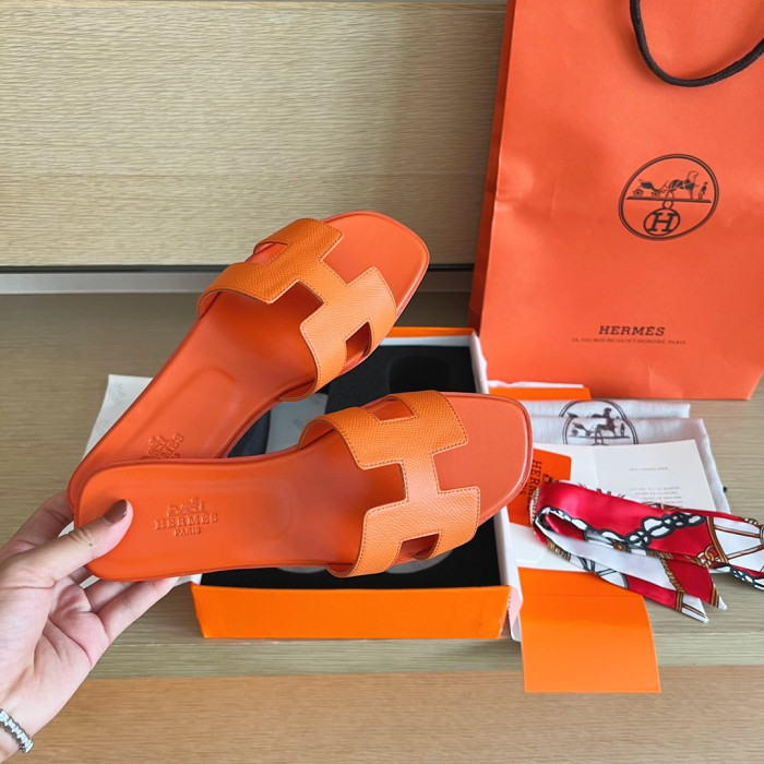 H**me5 SANDALS
