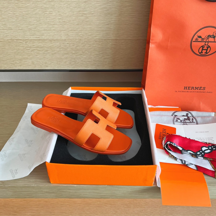 H**me5 SANDALS