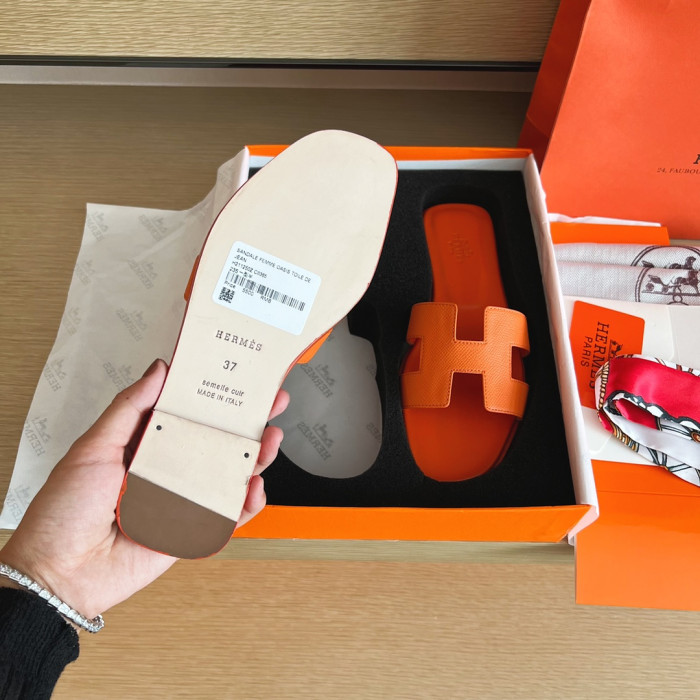 H**me5 SANDALS
