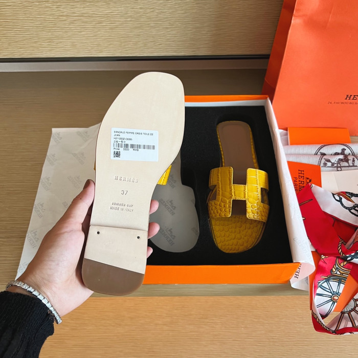 H**me5 SANDALS