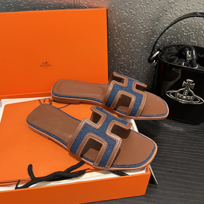 H**me5 SANDALS