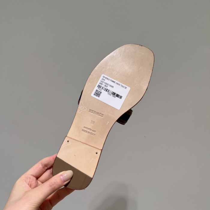 H**me5 SANDALS