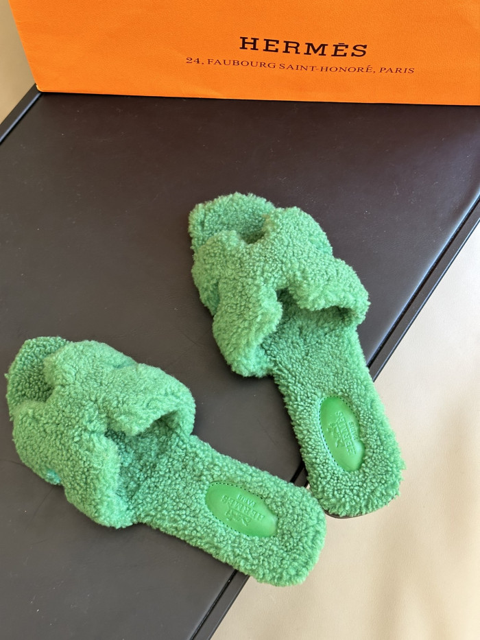 H**me5 SANDALS