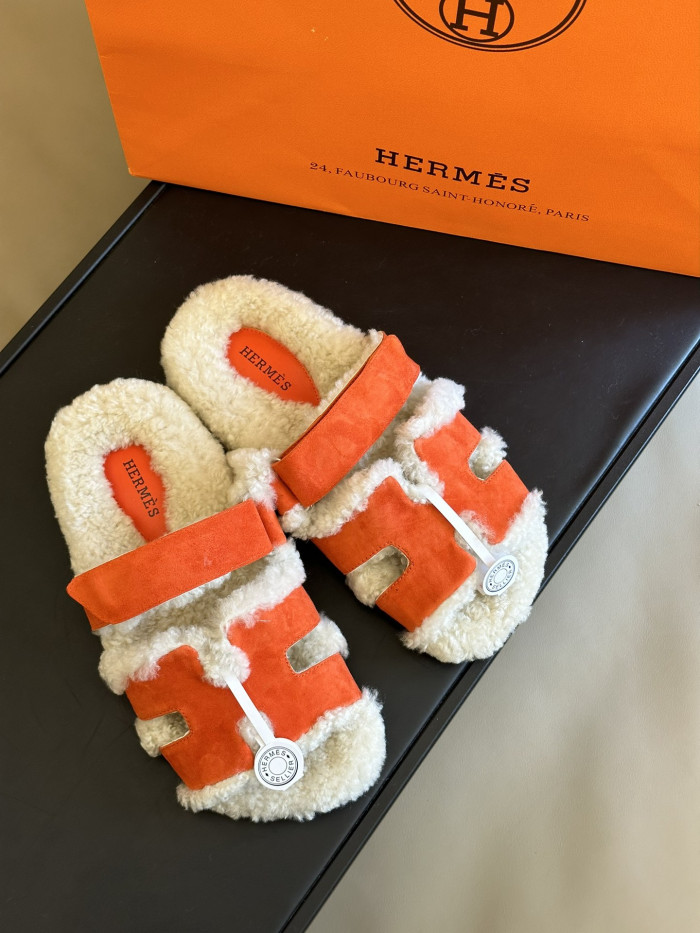 H**me5 SANDALS