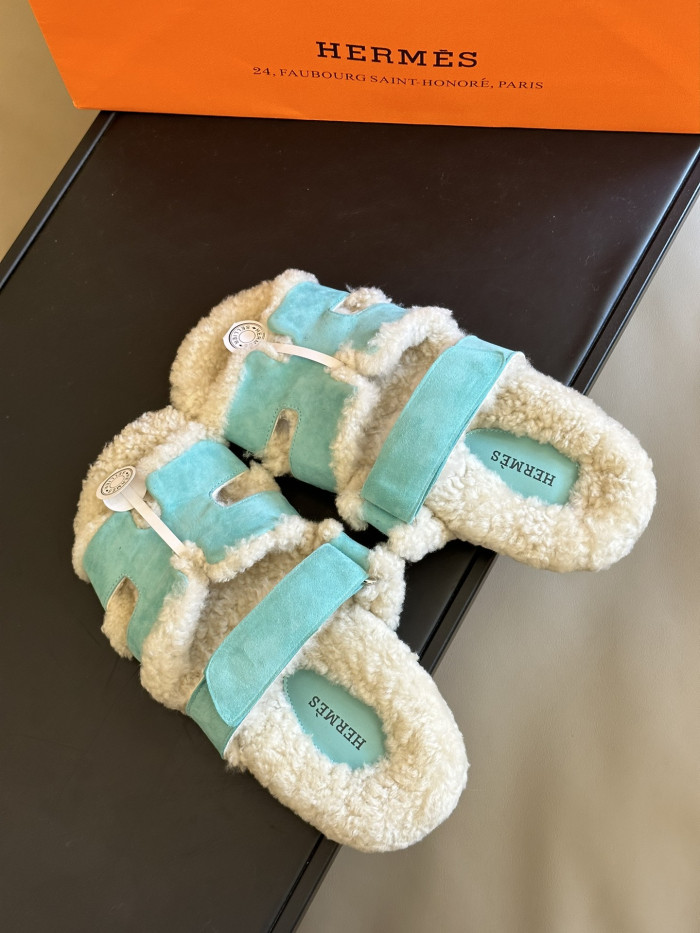 H**me5 SANDALS