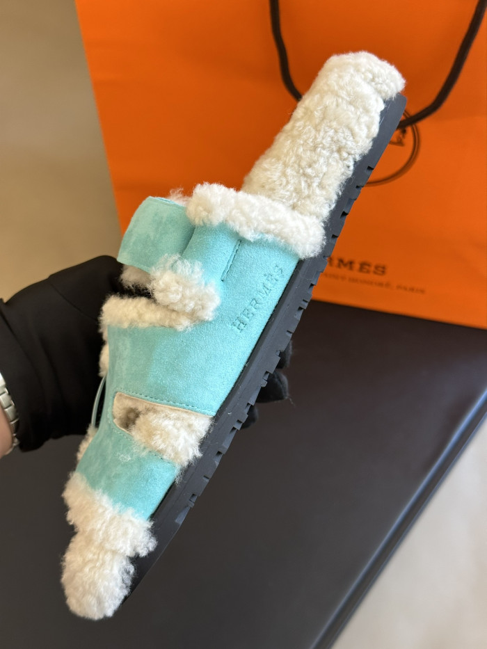 H**me5 SANDALS