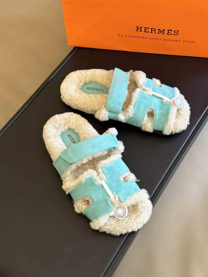 H**me5 SANDALS
