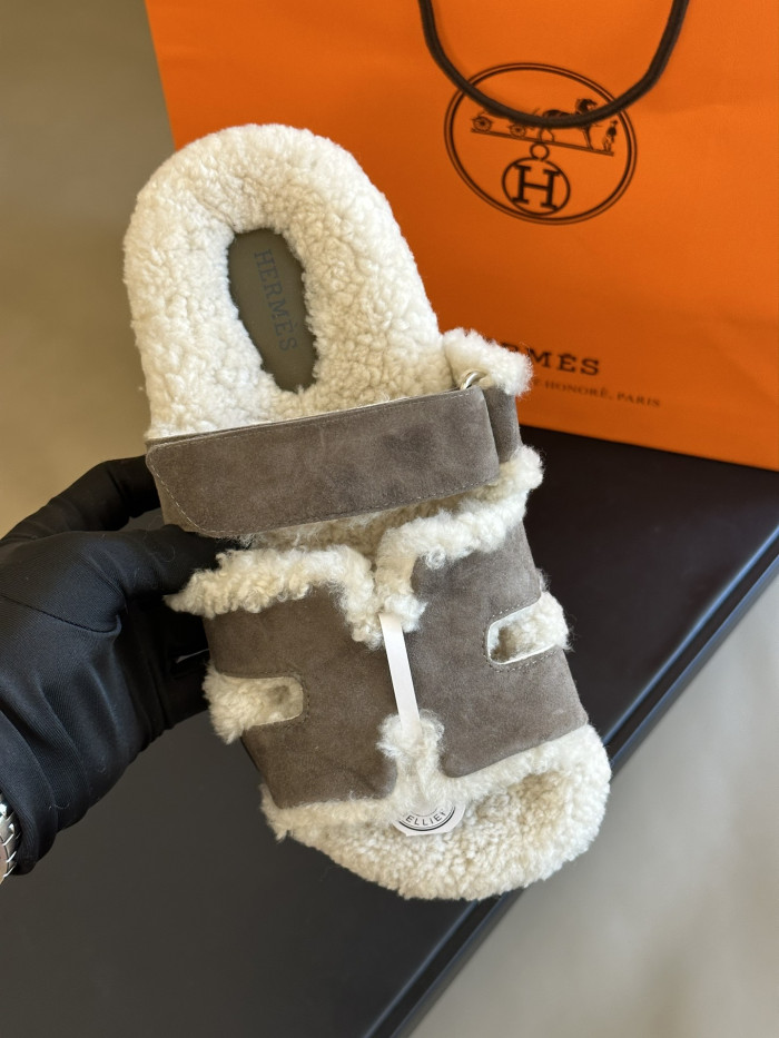 H**me5 SANDALS