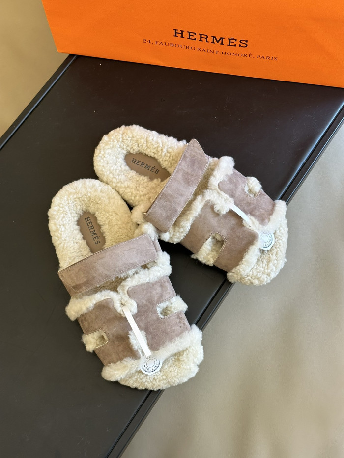 H**me5 SANDALS
