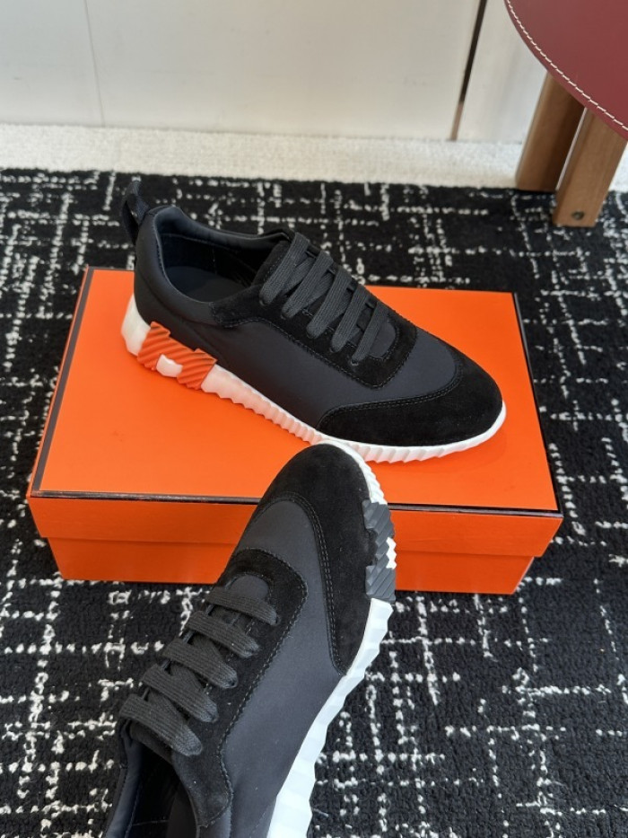 H**me5 SNEAKER