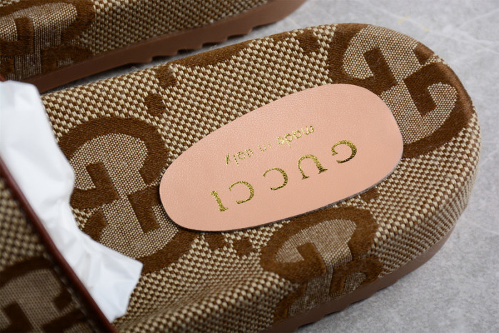 Gvc*1 SANDAL