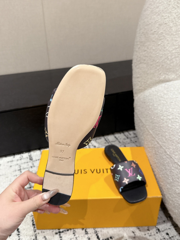 LO1_VTS SLIPPERS