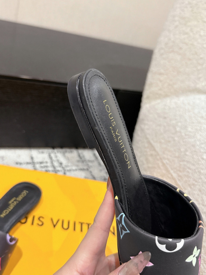 LO1_VTS SLIPPERS