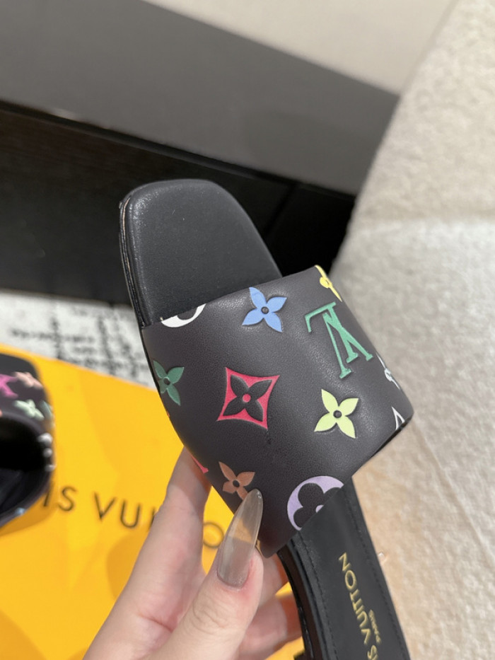 LO1_VTS SLIPPERS