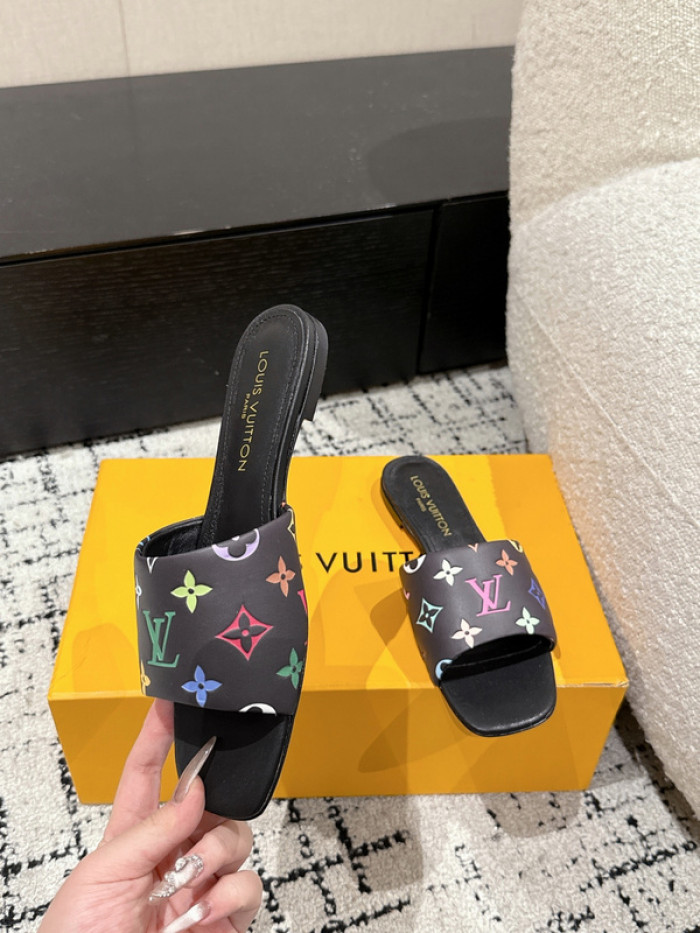 LO1_VTS SLIPPERS