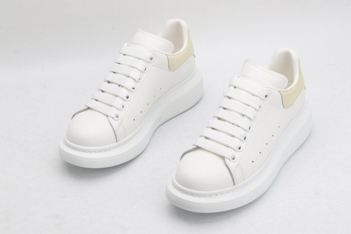 A1exa*der Mcqv*en OVERSIZED