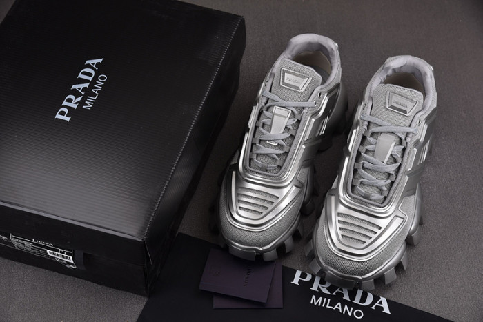 Pra*a sneaker