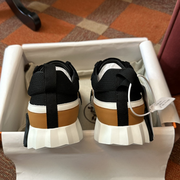 H**me5 SNEAKER