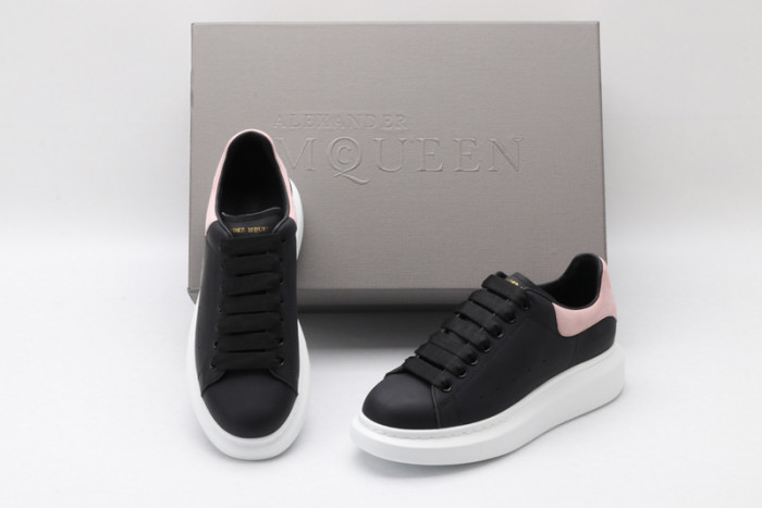 A1exa*der Mcqv*en OVERSIZED