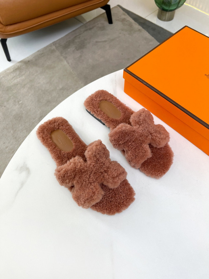 H**me5 SANDALS