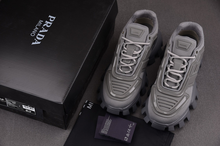 Pra*a sneaker