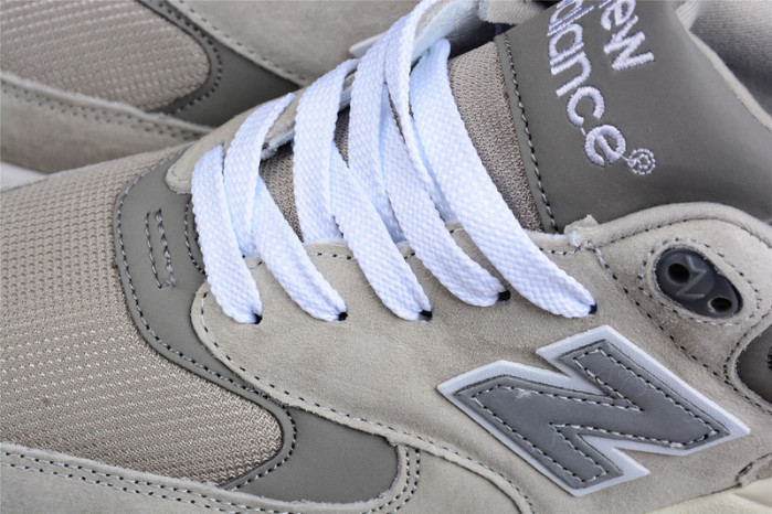 New Balance ML999MG