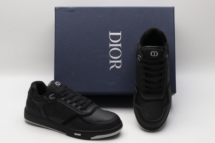DIO* SNEAKER