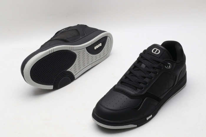 DIO* SNEAKER
