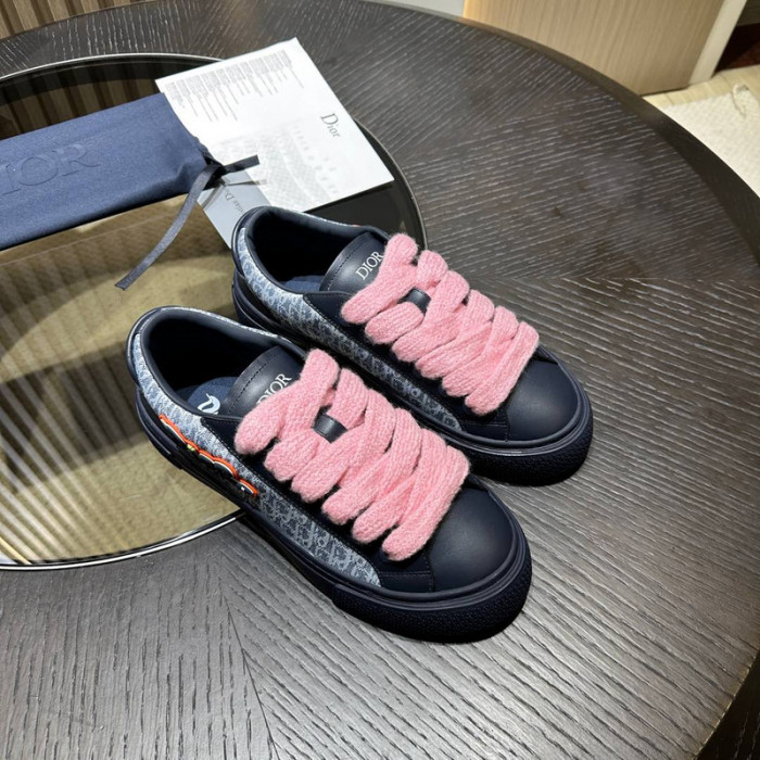 DIO* KAWS B33 SNEAKER