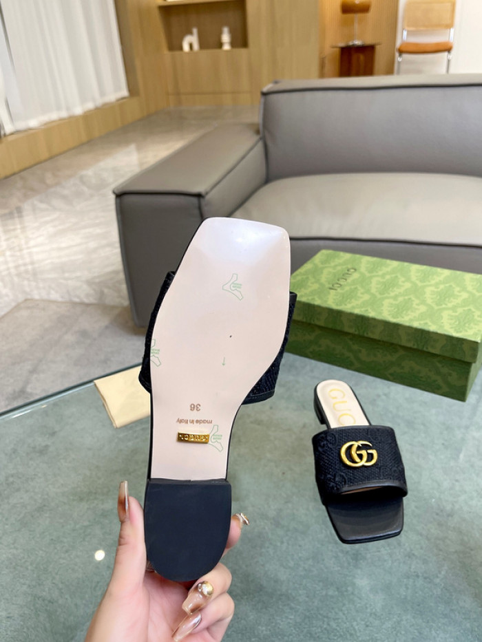 Gvc*1 SANDAL