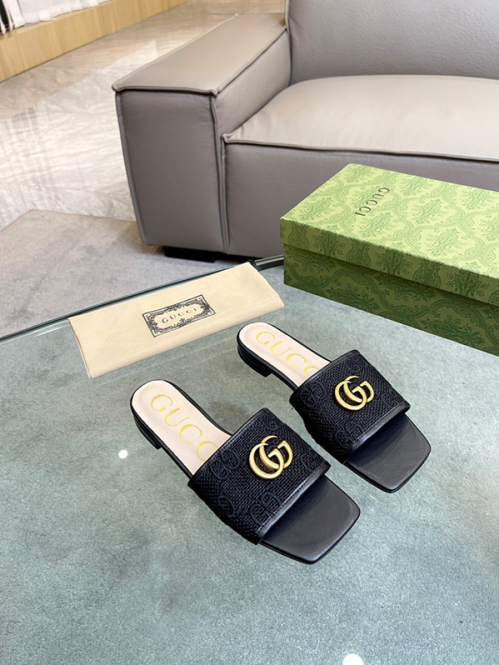 Gvc*1 SANDAL