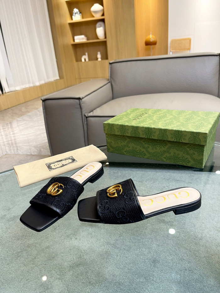 Gvc*1 SANDAL
