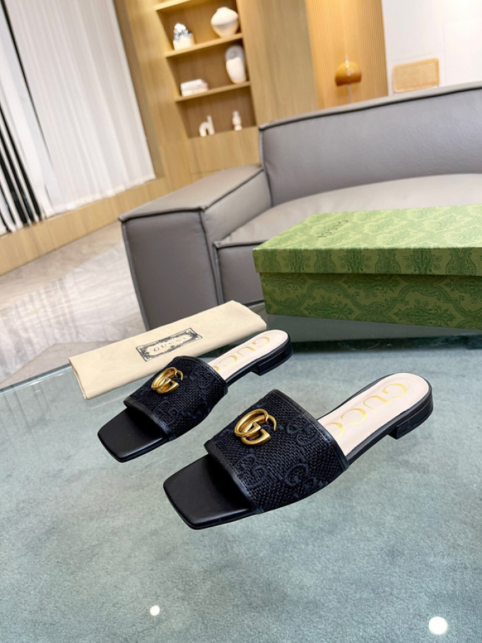 Gvc*1 SANDAL