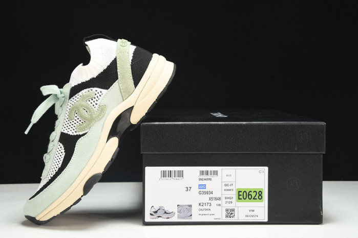 Ch**el sneaker