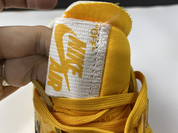 NIKE AIR FORCE 1 UNIVERSITY GOLD DD1876-100