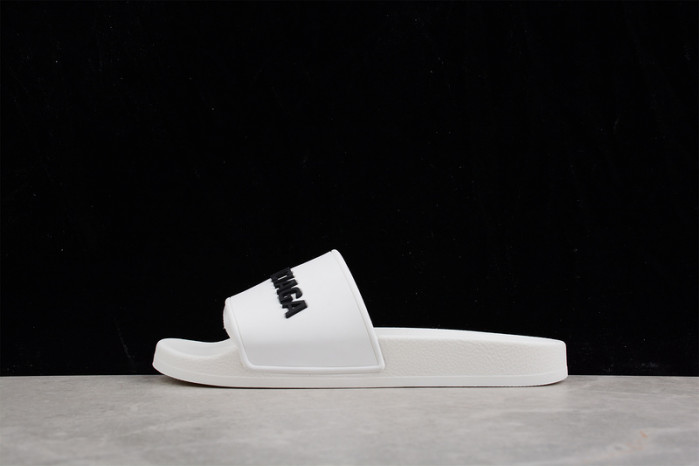Ba1en*iaga Slippers