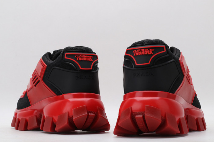 Pra*a sneaker