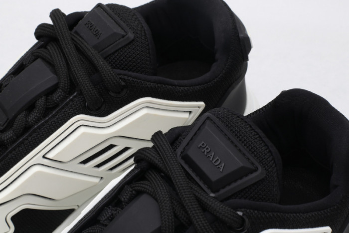 Pra*a sneaker