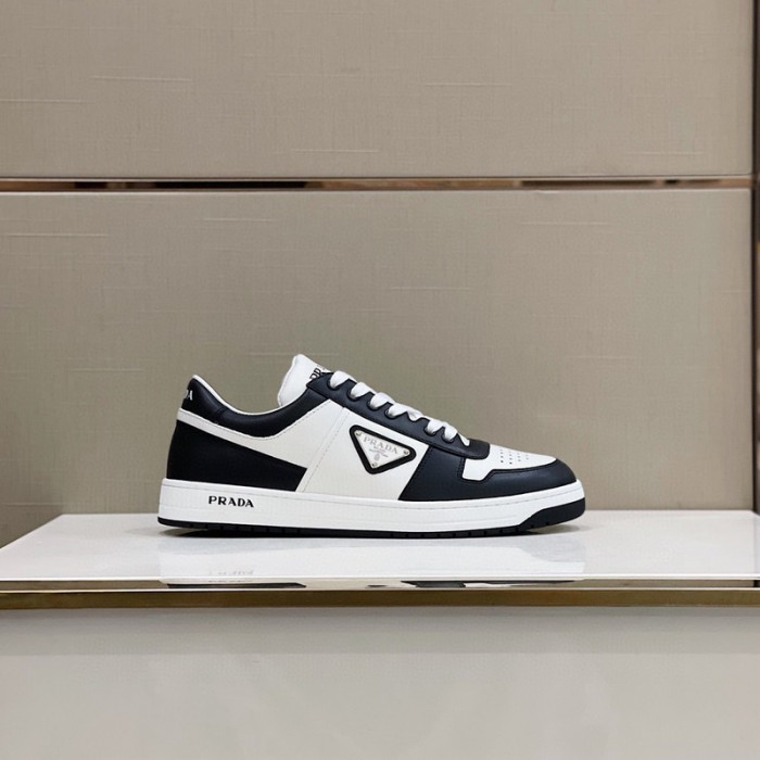 Pra*a sneaker