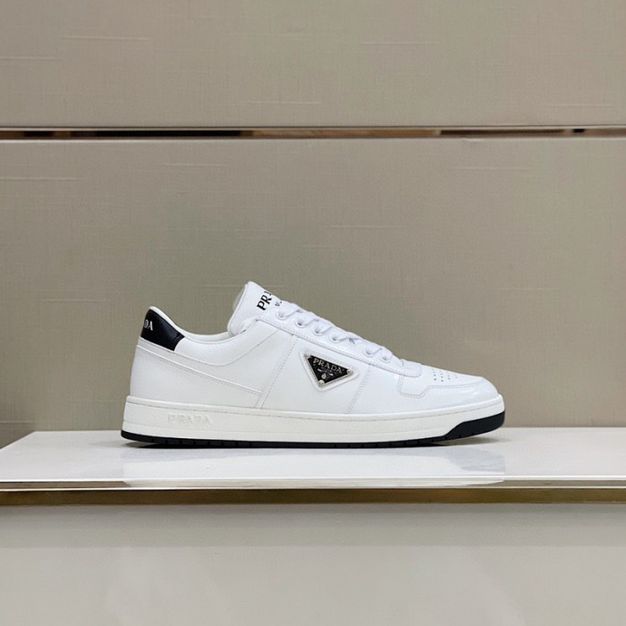 Pra*a sneaker