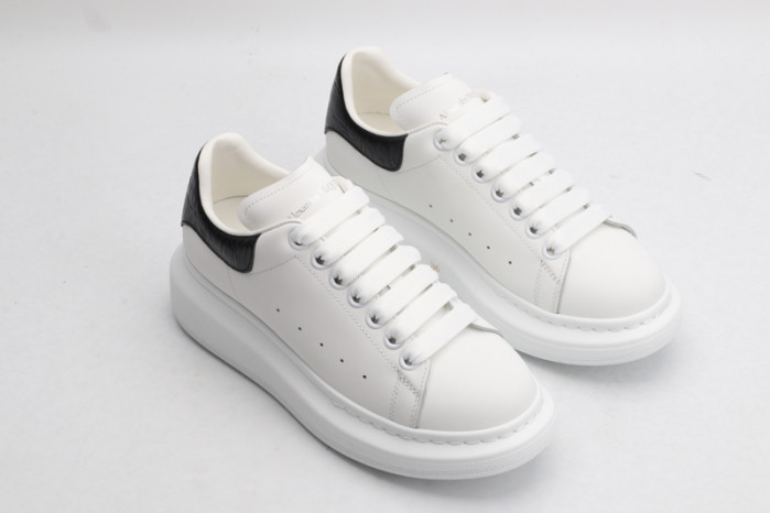A1exa*der Mcqv*en OVERSIZED