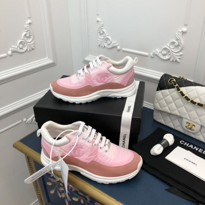 Ch**el sneaker