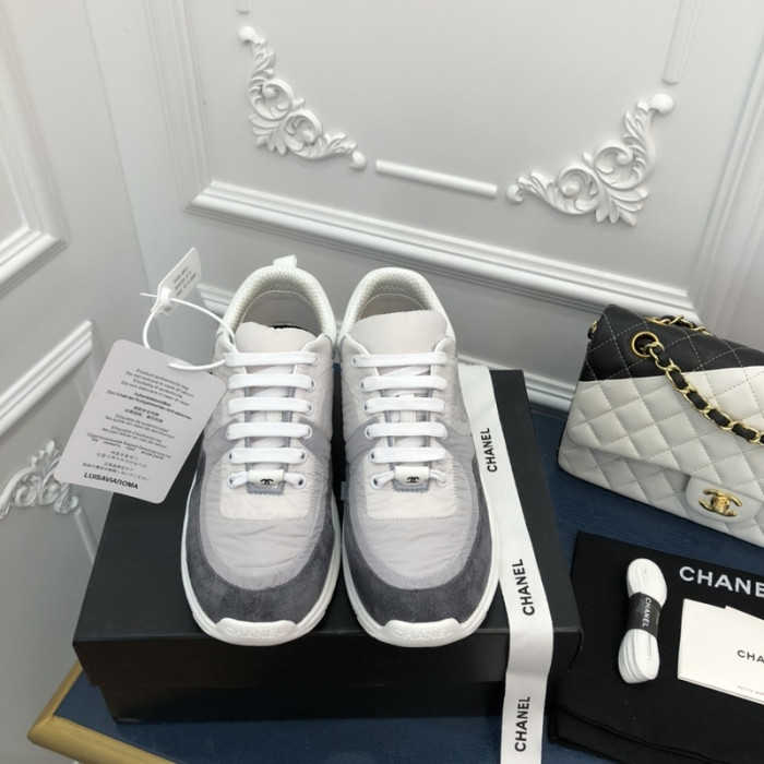 Ch**el sneaker